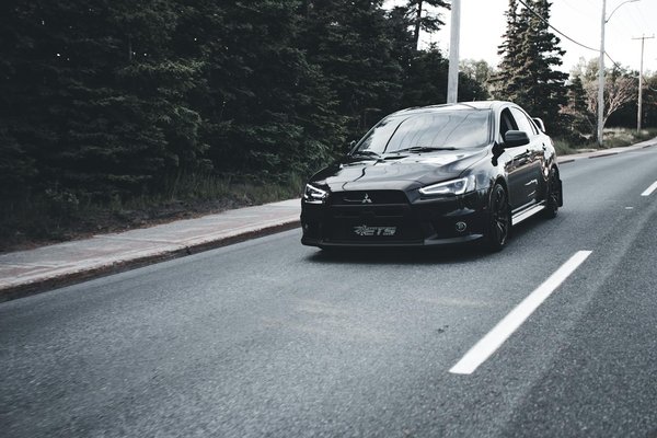 How Can Women's Fashion Trends in the UK Evolve in the Next Decade?